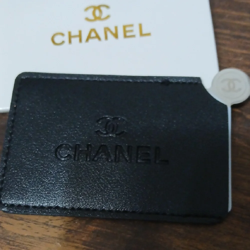 CHANEL Black Leather Card Holde & Mirror New In Boxr - Picture 2 of 3